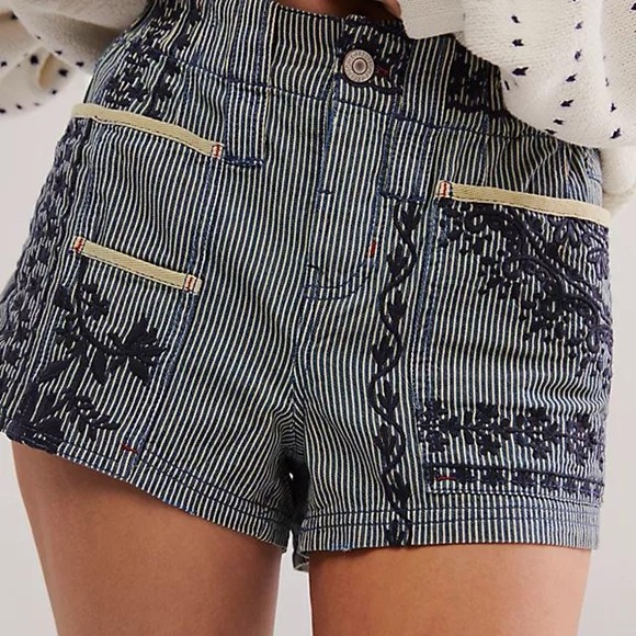 Free people flowers in my pocket indigo shorts - Picture 2 of 3